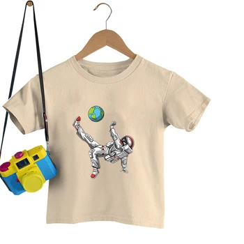 Футболки для мальчиков-футболистов-астронавтов, забавные детские рубашки The Earth, повседневная модная уличная одежда, детская одежда с героями мультфильмов, футболки для девочек